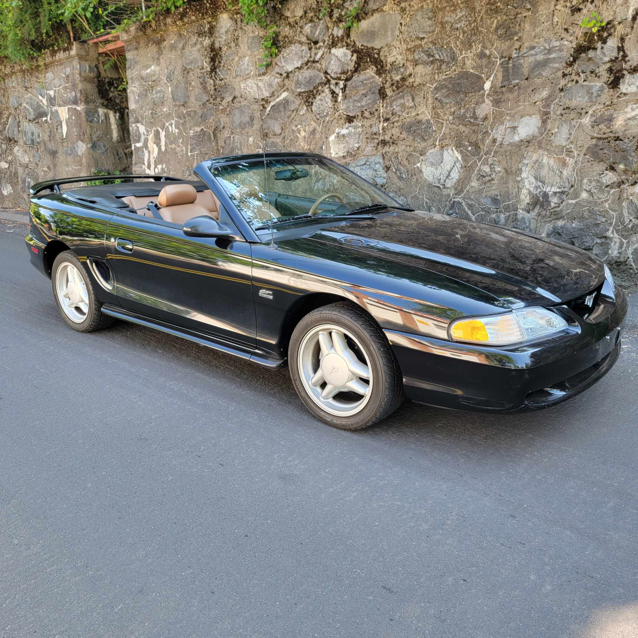 1994 Ford Mustang GT Convertible preview
